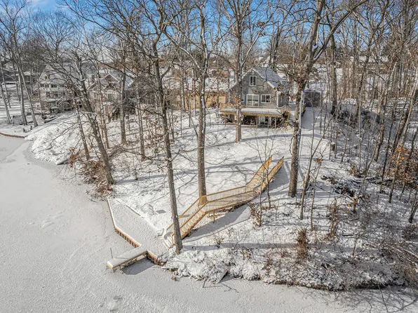 10911 Woodbrook Dr, Cement City, MI 49233