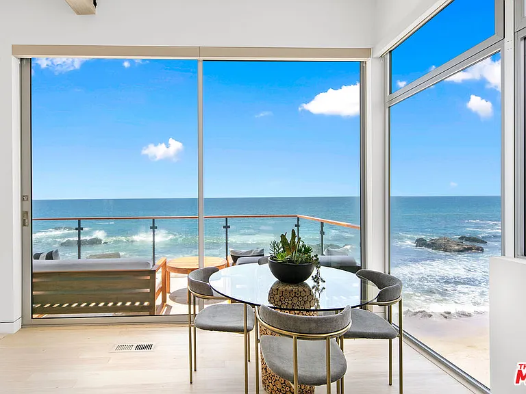 24928 Malibu Rd — Photo 9
