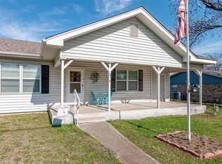 216 W 4th St, Justin, TX 76247