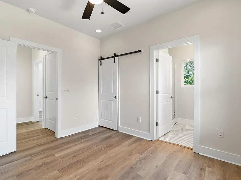 1160 Lott Ave #B — Photo 23