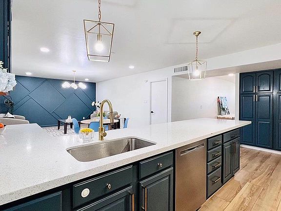 3rd image of 3122 S Kachina Dr