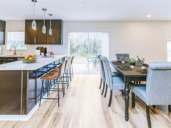5th image of 25 Prince John Ln
