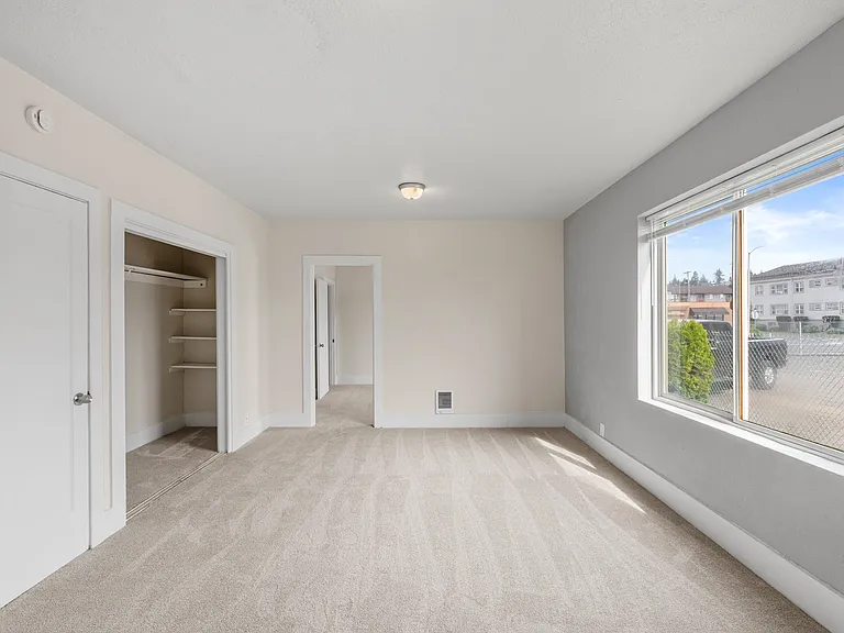 215 E 1st St #103 — Photo 6