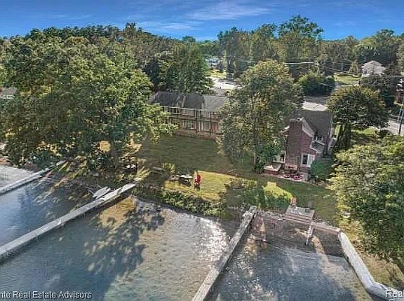 4th image of 5375 Cooley Lake Rd APT 2