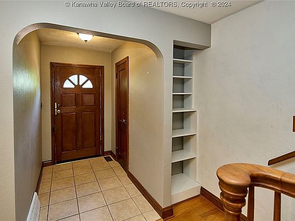 5th image of 2509 Woodland Ave