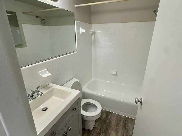 1565 N Colonial Ter #104Z — Photo 5