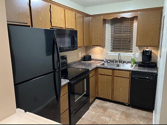 3rd image of 21 Countryplace Ln