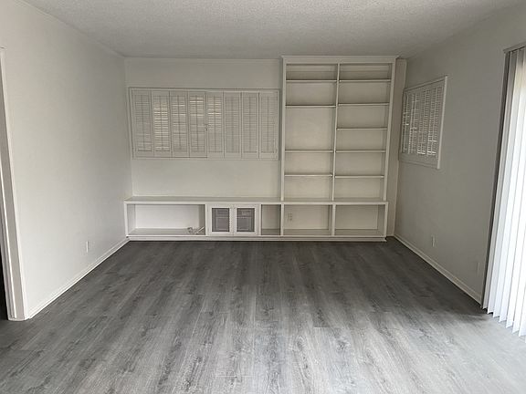 2nd image of 1122 W Huntington Dr Unit 1