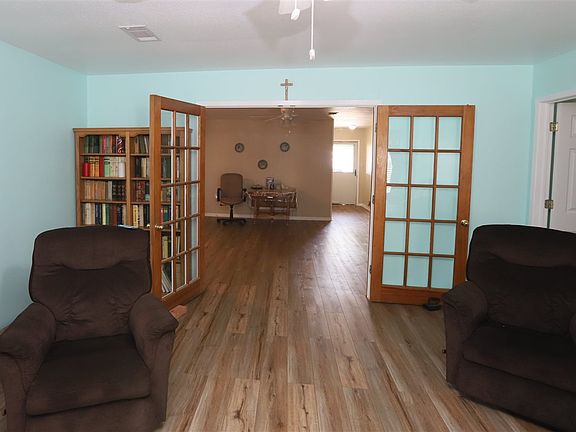 3rd image of 29 Snell Dr