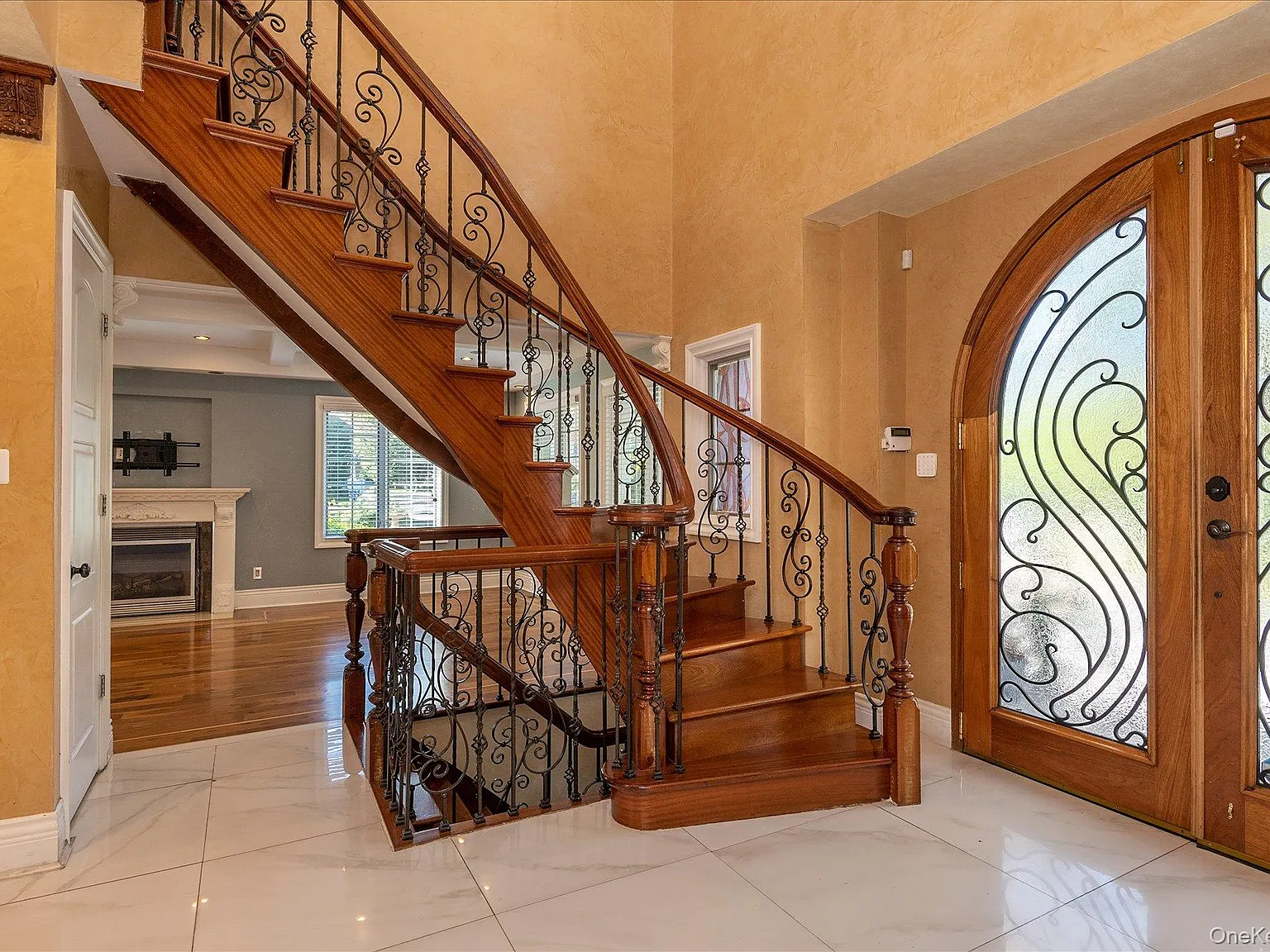 4 bed, 3.5 bath, 2400 sqft, $8,500 — Photo 4