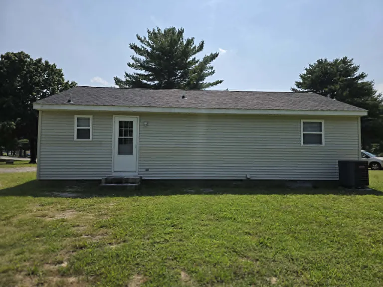 1119 Hillcrest Ave — Photo 3