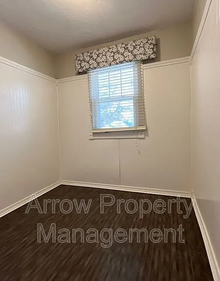 1929 Sumner St — Photo 12