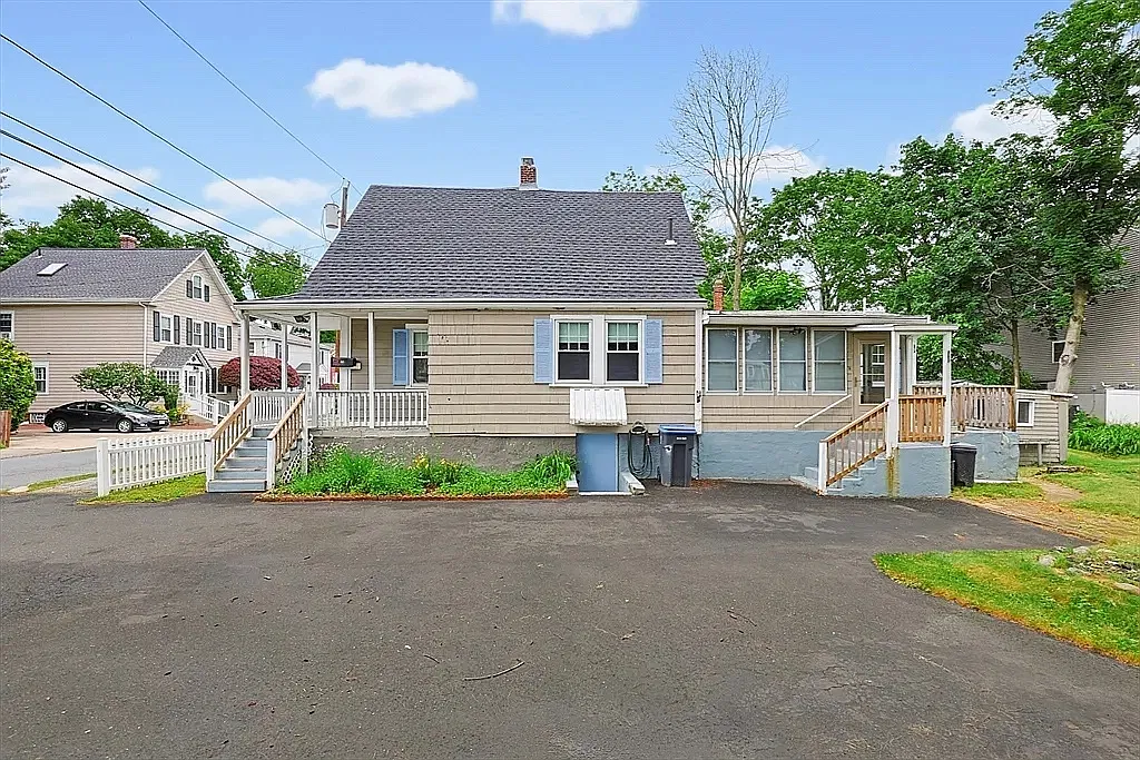 3 bed, 1229 sqft, $3,600 — Photo 1