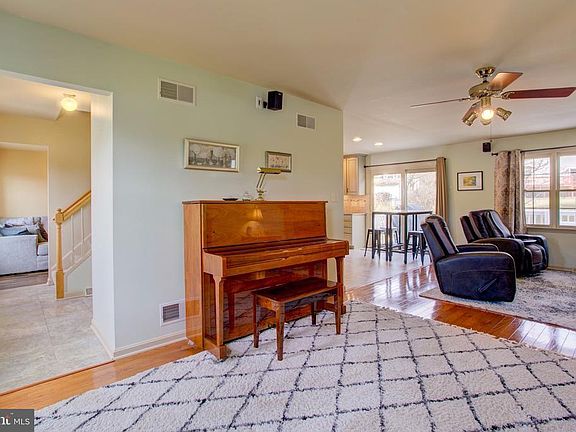 5th image of 88 Brooklane Ct