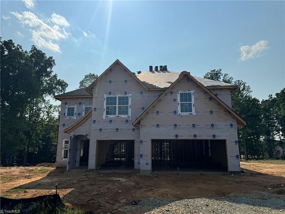 1st image of 900 Fairmile Dr
