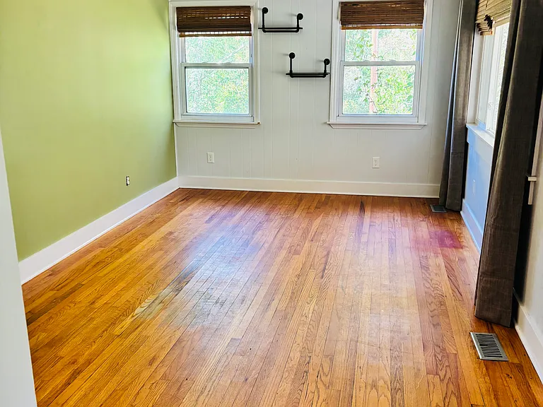 1470 Central Dr — Photo 2