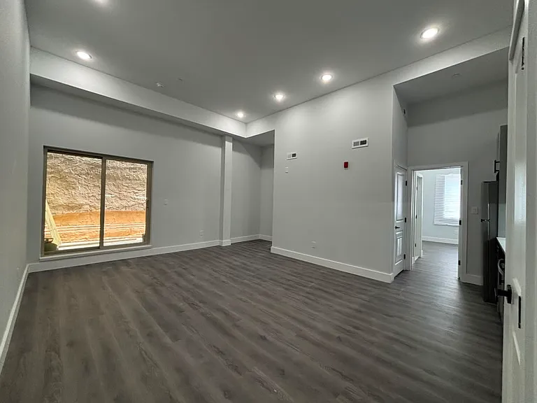 675 N 41st St #2 — Photo 1