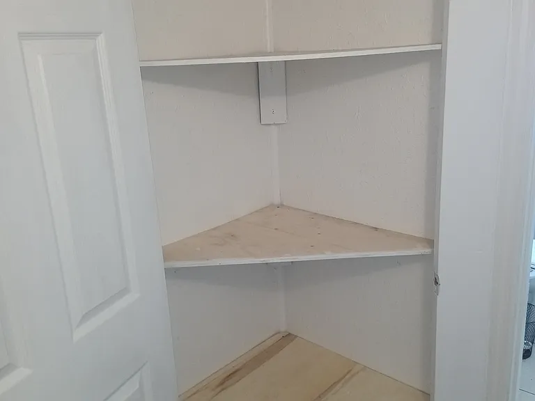 1526 Tilley Ave — Photo 7