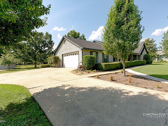 5th image of 210 Cedarwood Dr