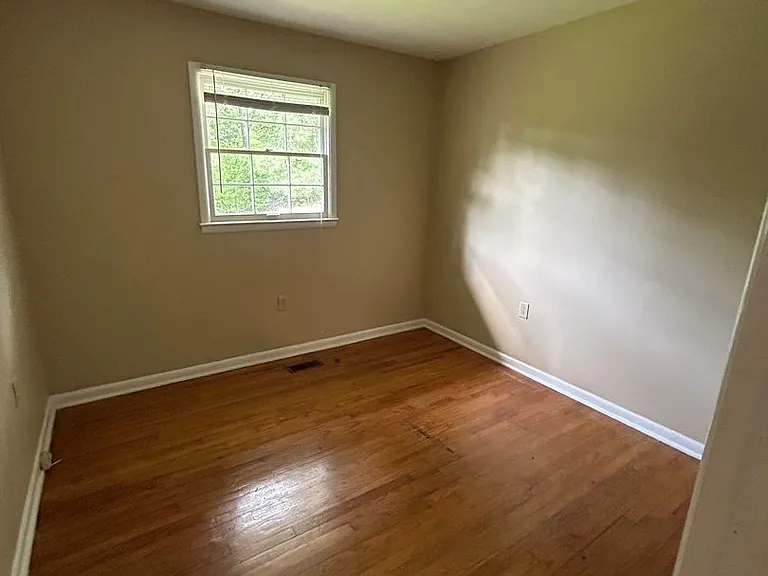 495 Becky Allen Cir — Photo 3