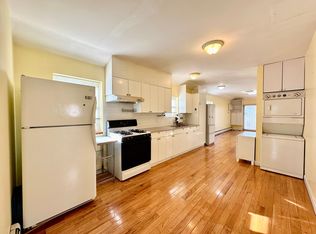 21150 45th Dr FLOOR 3, Bayside, NY 11361