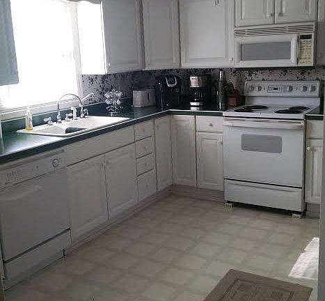 5th image of 202 N Elizabeth St