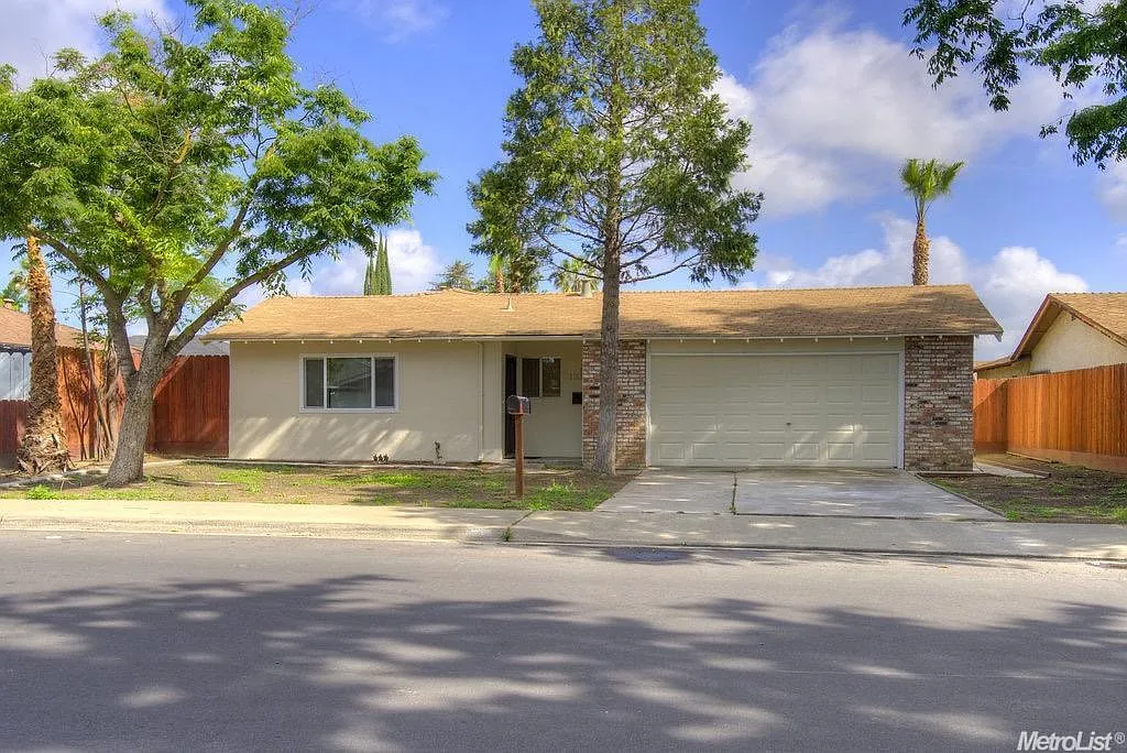 1337 Clevenger Dr photo 1