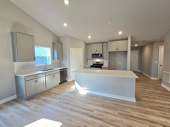 2nd image of 7359 Imperial Way