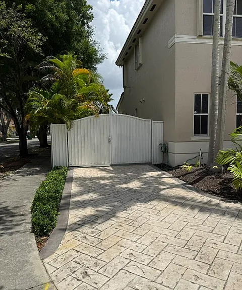 16083 SW 63rd Ter — Photo 1