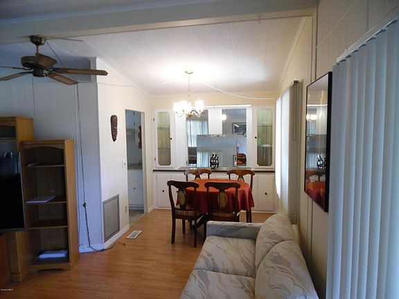 4th image of 1016 Wren Cir