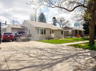 1433 9th St SW, Minot, ND 58701