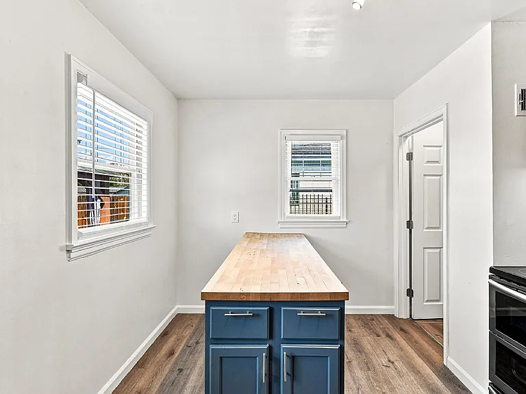 167 S 12th Ave — Photo 10