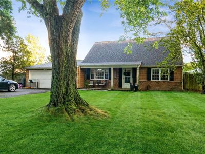 3 Arianne Way, Holtsville, NY, 11742