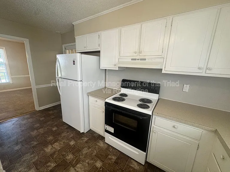 2393 Spicewood Dr — Photo 7