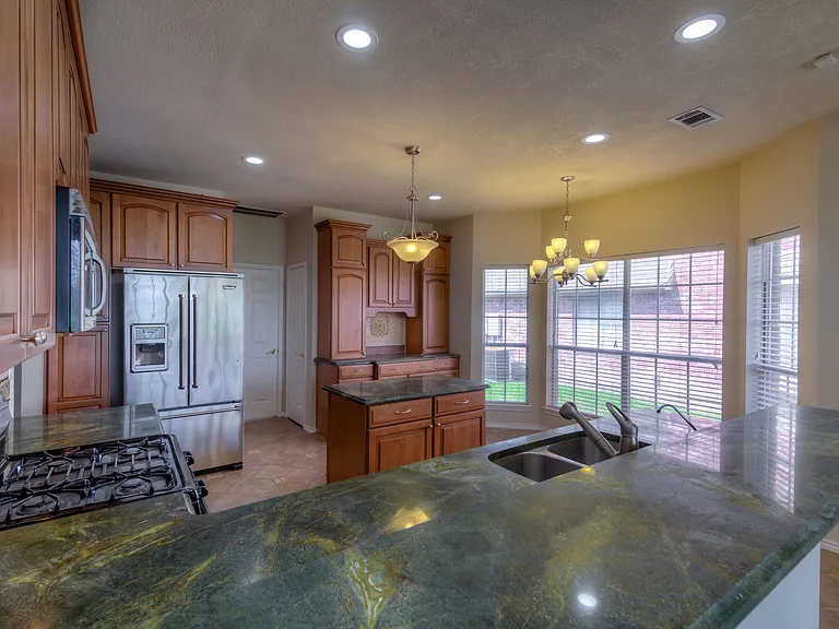 8502 Columbia Dr — Photo 2