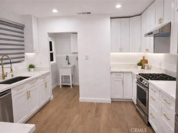 1726 W 52nd St, Los Angeles, CA 90062