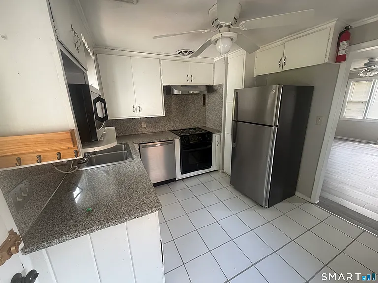 16 Harding Ave — Photo 3
