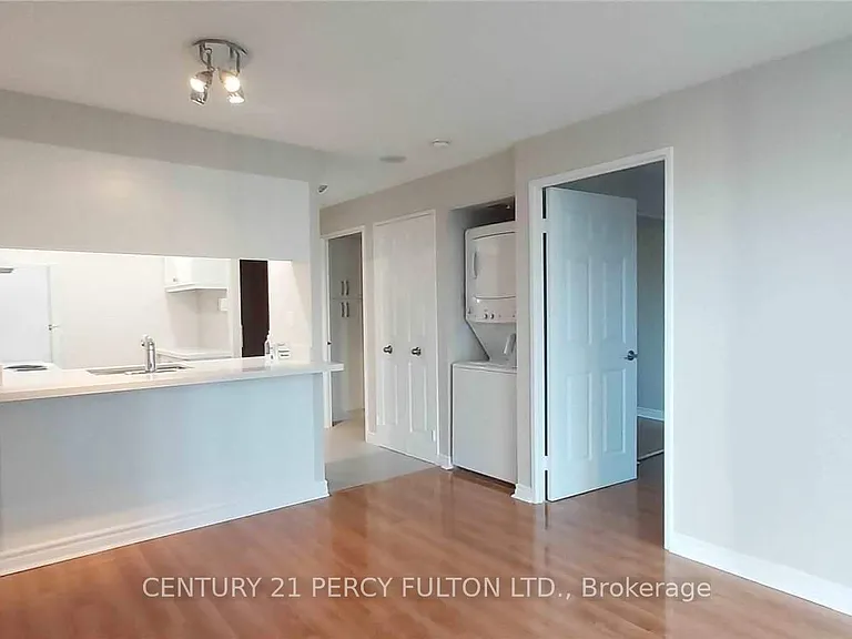 736 Bay St #1512 — Photo 8