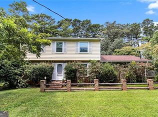 886 Fireside Way, Stone Mountain, GA