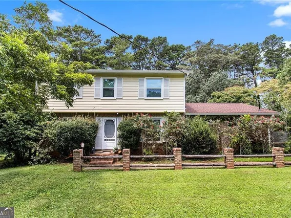 886 Fireside Way, Stone Mountain, GA 30083