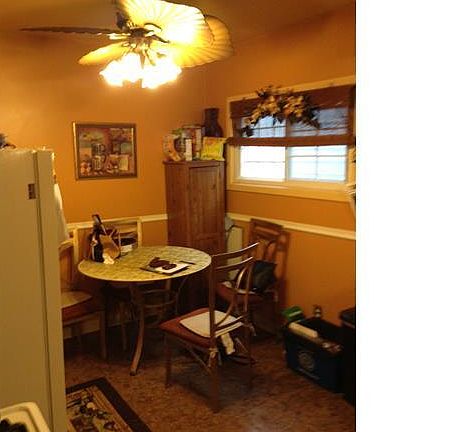 5th image of 519 Winspear Ave
