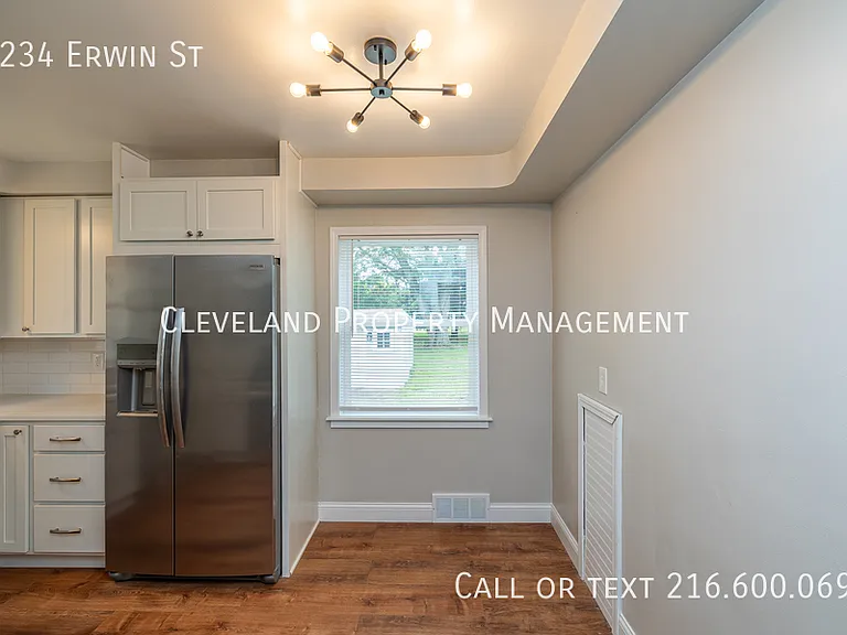 5234 Erwin St — Photo 11