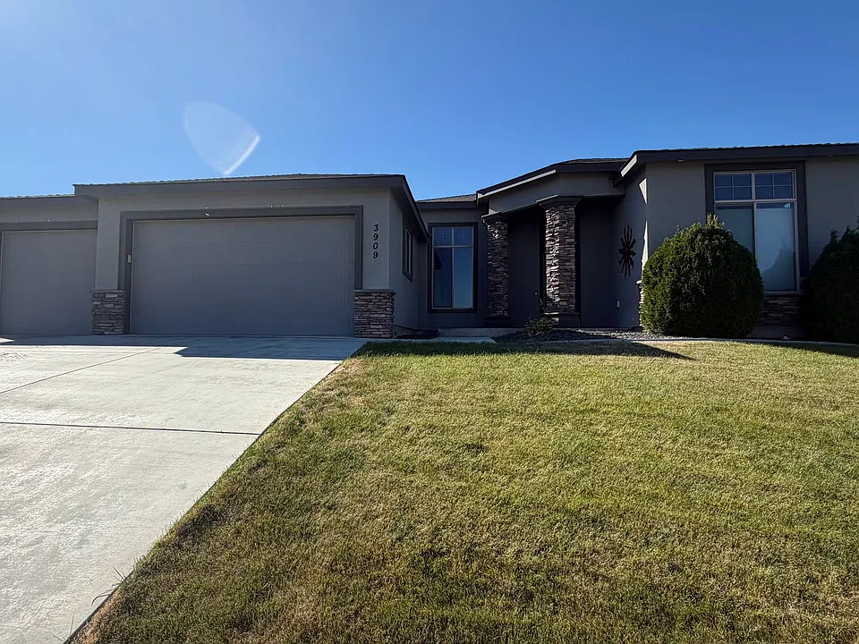 3909 W 48th Ave