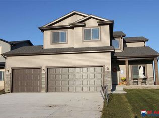 6540 SW 8th St, Lincoln, NE 68523