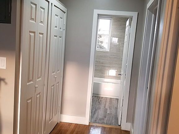 4th image of 649 E 94th St