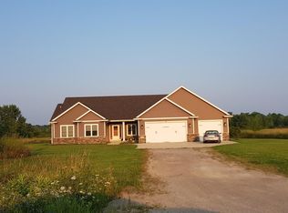 6781 Country Club Rd, Oshkosh, WI 54902