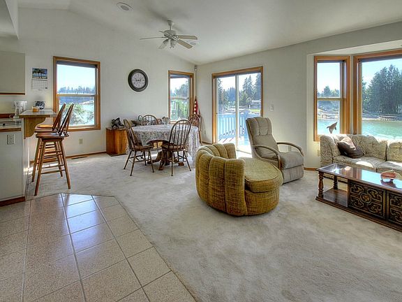 4th image of 4605 N Island Dr E