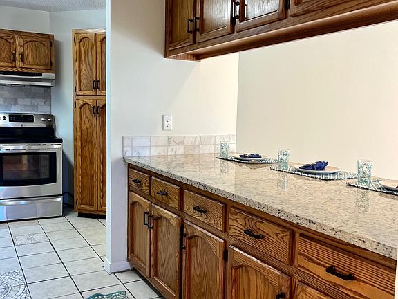 5th image of 1157 W ROMAINE Circle