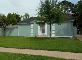 3211 Cedarmont Dr, La Porte, TX 77571