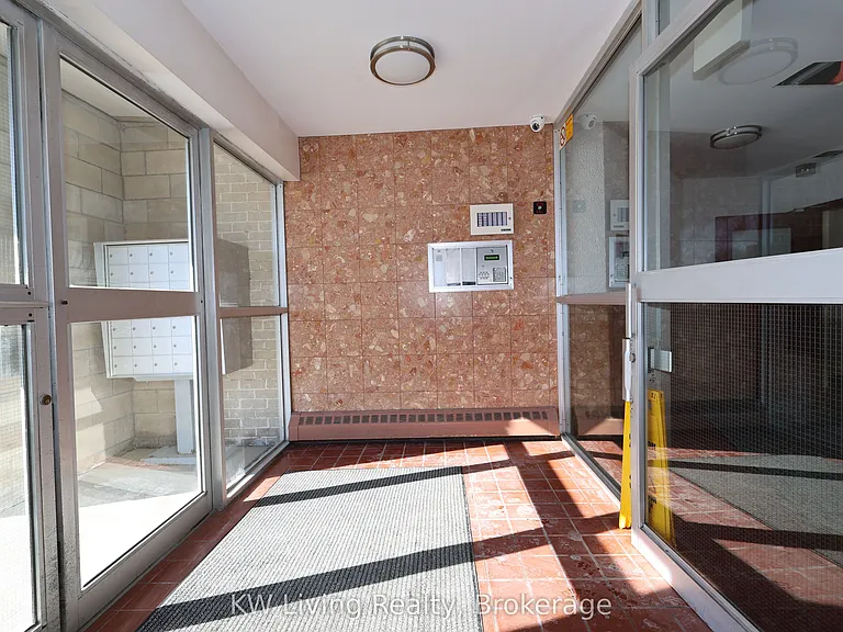 33 Central Pkwy W #203 — Photo 29